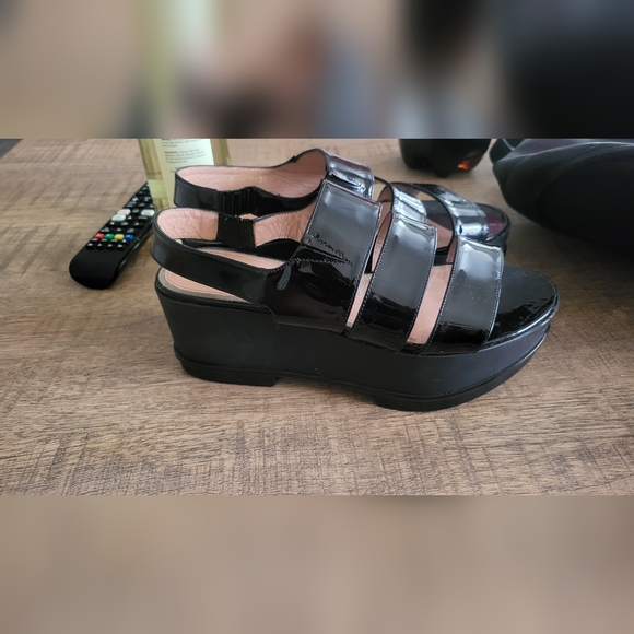 Robert Clergerie Glossy Black Platform Sandals - Picture 1 of 6